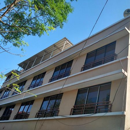 Hotel Rajendra Chinchani 외부 사진