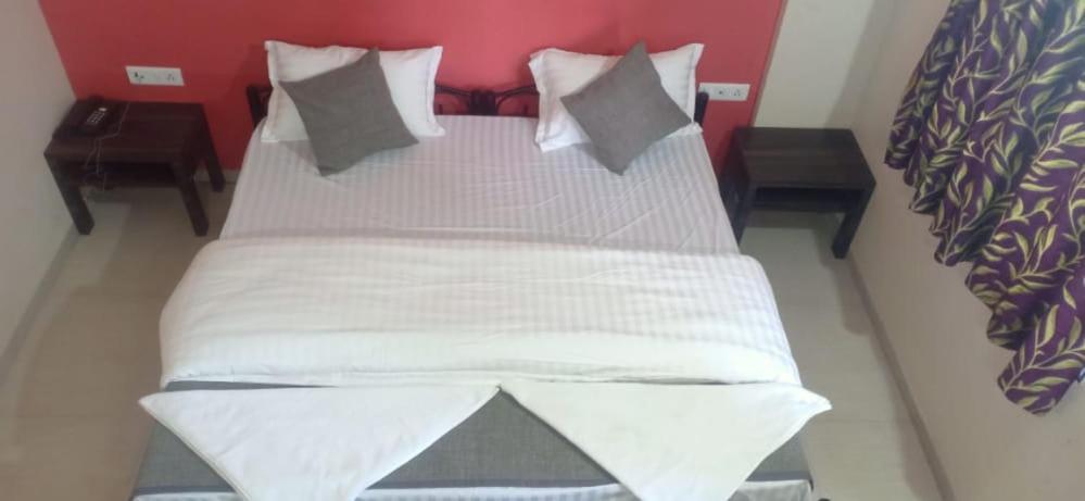 Hotel Rajendra Chinchani 외부 사진
